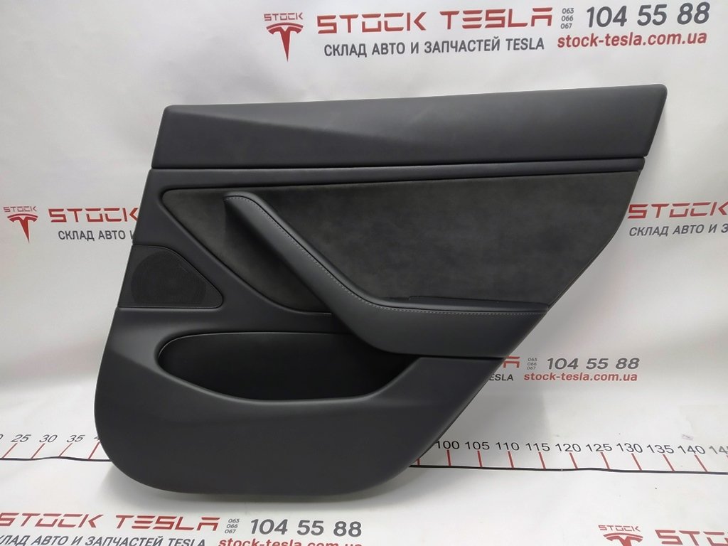 11 Карта двери задней правой в сборе PREM BLACK Tesla model 3 1090415-01-M